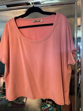 Athleta Coral Scoop Neck Short Sleeve Women's Top